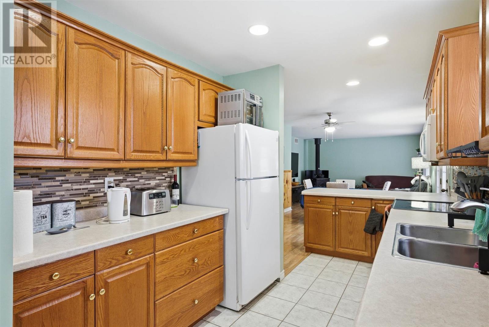 












758 Sunset Beach RD

,
Iron Bridge,




Ontario
P0R1H0

