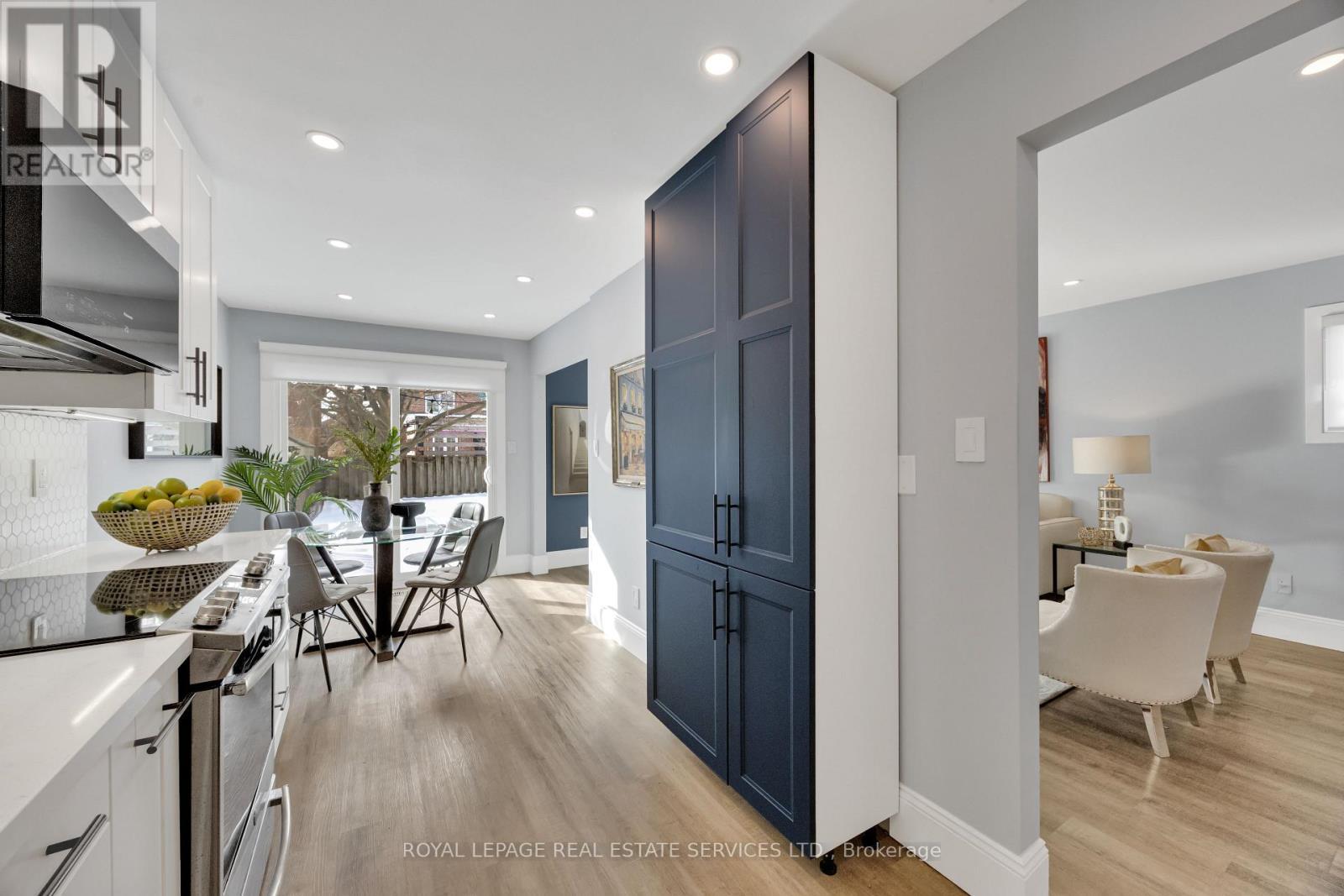 












284 RIMMINGTON DRIVE

,
Oakville,




Ontario
L6H3N5

