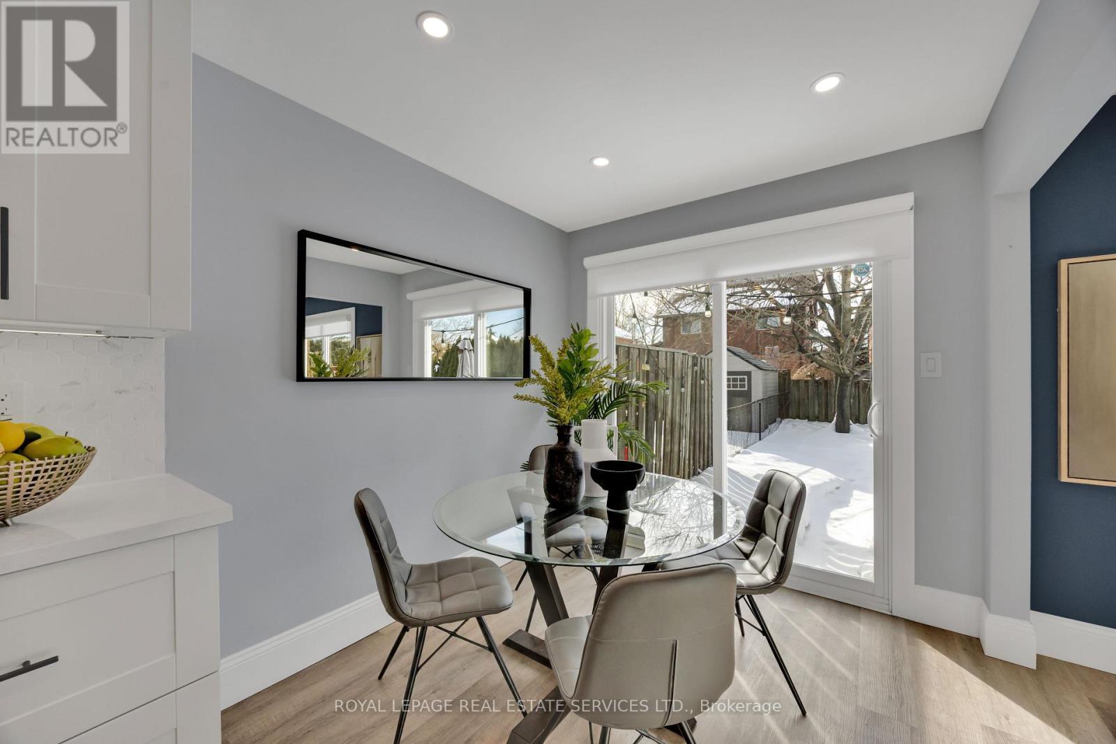 












284 RIMMINGTON DRIVE

,
Oakville,




Ontario
L6H3N5

