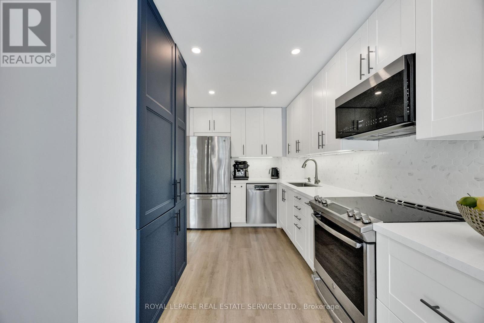 












284 RIMMINGTON DRIVE

,
Oakville,




Ontario
L6H3N5

