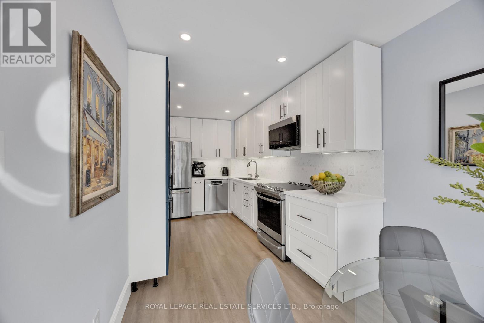 












284 RIMMINGTON DRIVE

,
Oakville,




Ontario
L6H3N5

