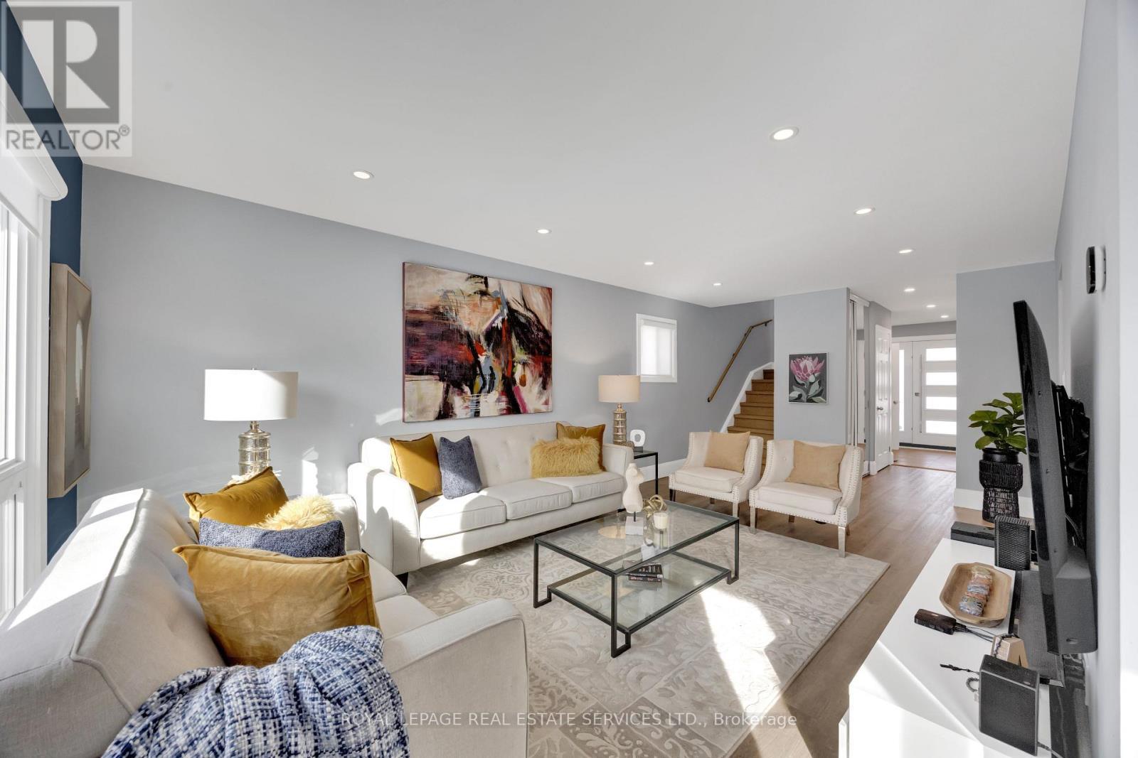 












284 RIMMINGTON DRIVE

,
Oakville,




Ontario
L6H3N5

