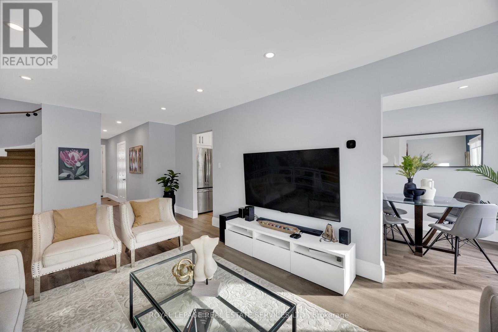 












284 RIMMINGTON DRIVE

,
Oakville,




Ontario
L6H3N5

