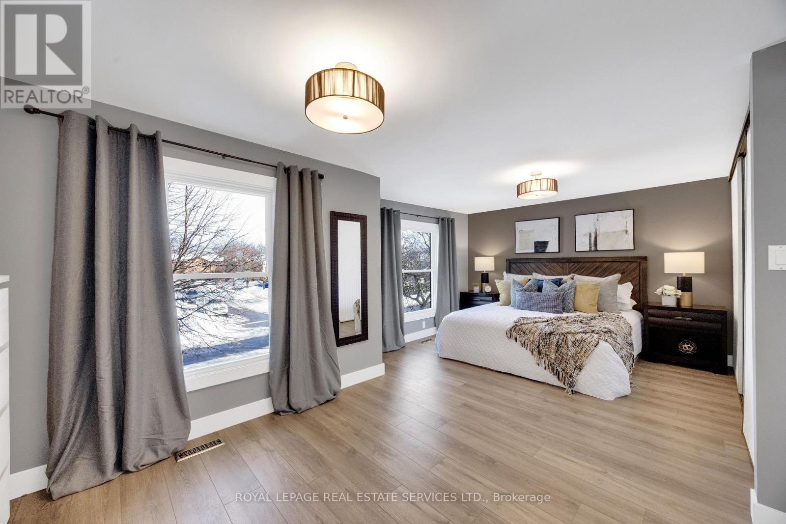 












284 RIMMINGTON DRIVE

,
Oakville,




Ontario
L6H3N5

