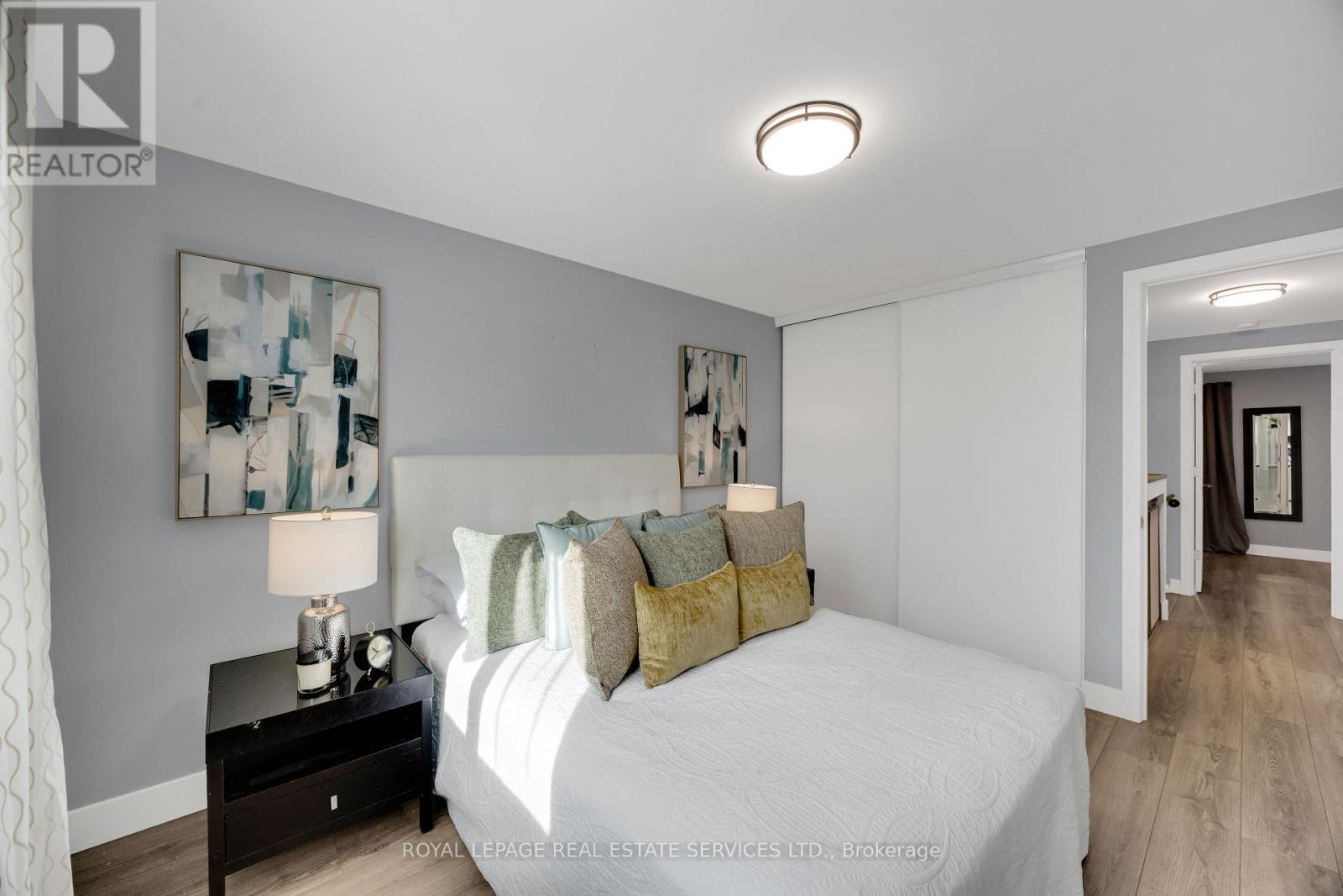 












284 RIMMINGTON DRIVE

,
Oakville,




Ontario
L6H3N5

