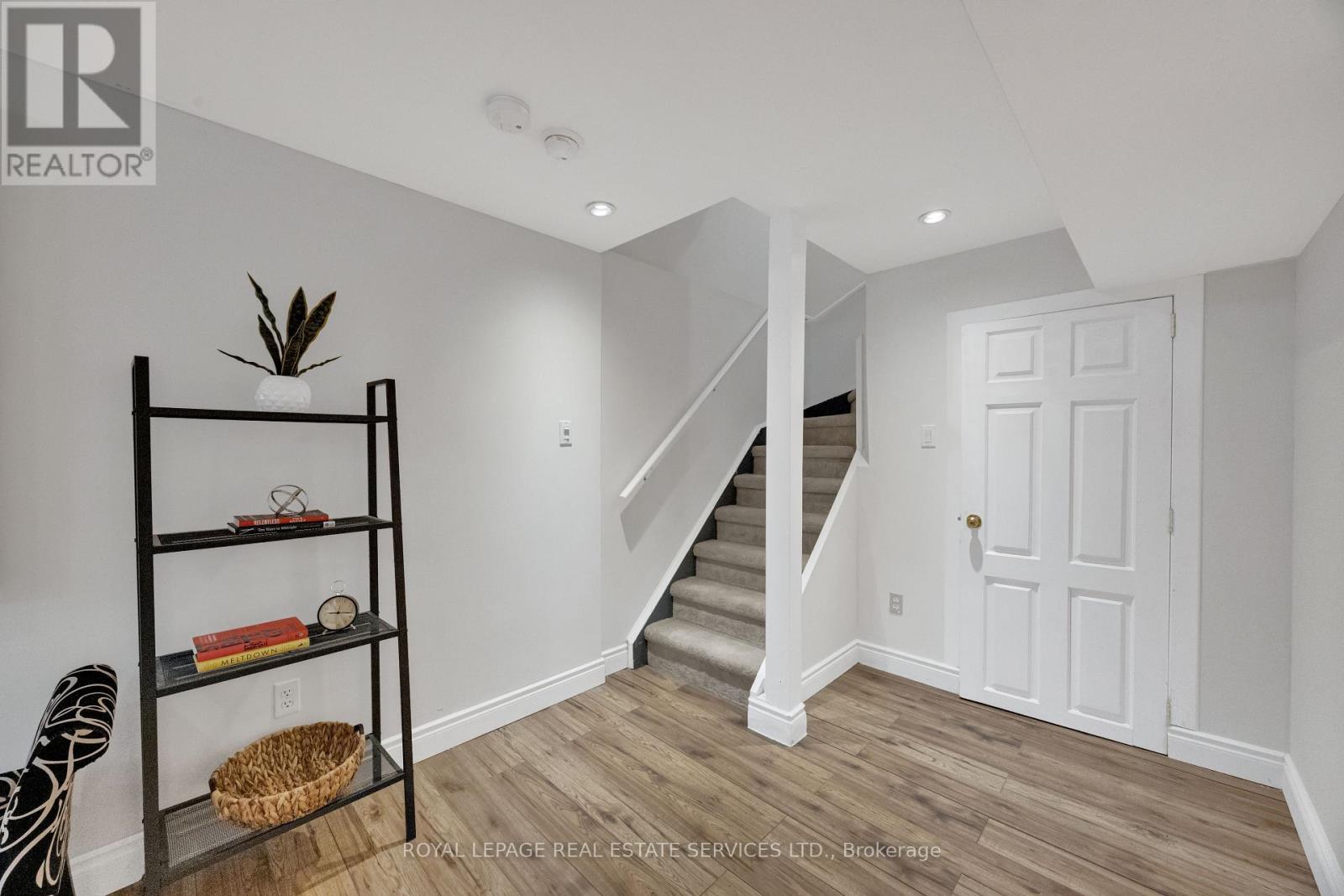 












284 RIMMINGTON DRIVE

,
Oakville,




Ontario
L6H3N5

