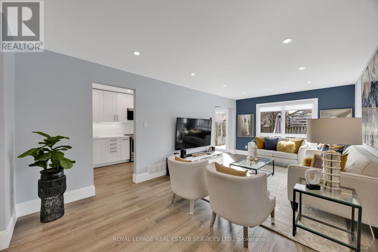 












284 RIMMINGTON DRIVE

,
Oakville,




Ontario
L6H3N5

