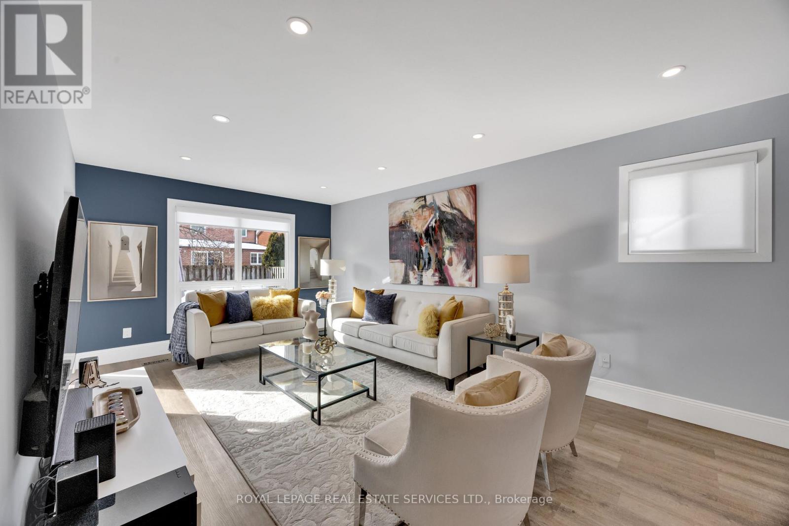 












284 RIMMINGTON DRIVE

,
Oakville,




Ontario
L6H3N5

