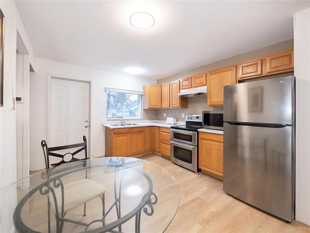 









453


Aberdeen

AVE,
Winnipeg,




MB
R2W 1V8

