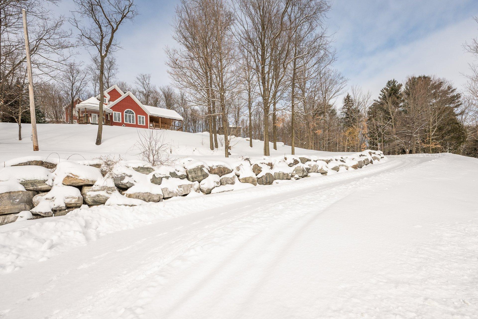 









975


Rg St-Henri

,
Saint-Armand,




QC
J0J1T0

