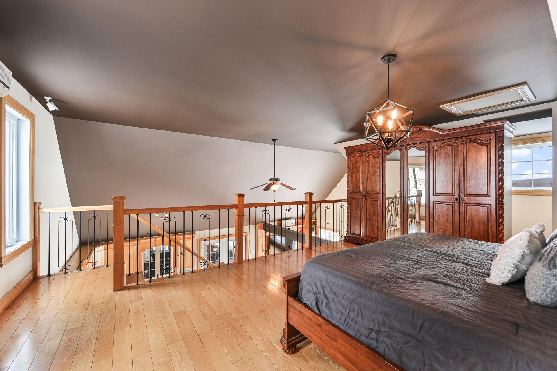 









975


Rg St-Henri

,
Saint-Armand,




QC
J0J1T0

