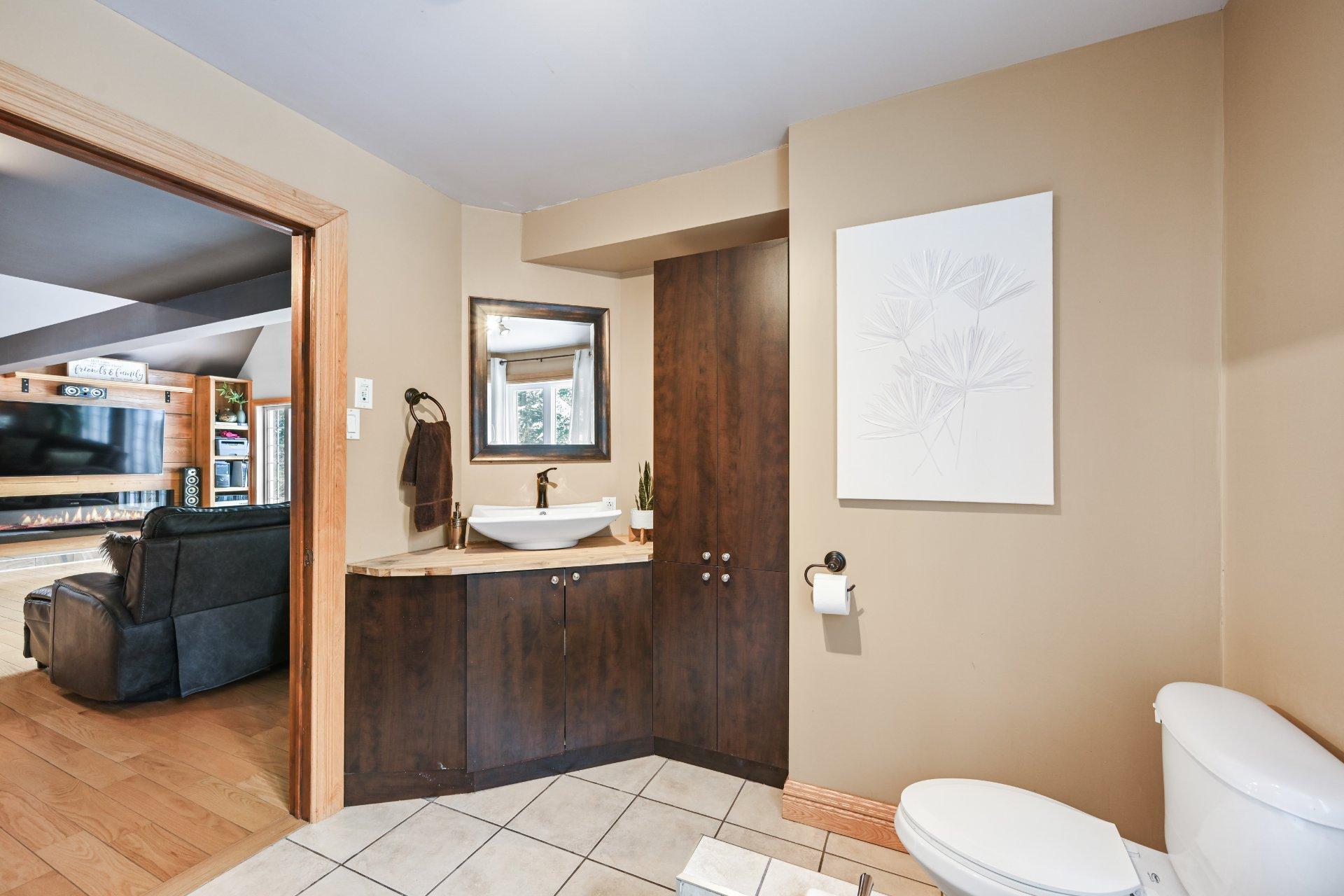 









975


Rg St-Henri

,
Saint-Armand,




QC
J0J1T0

