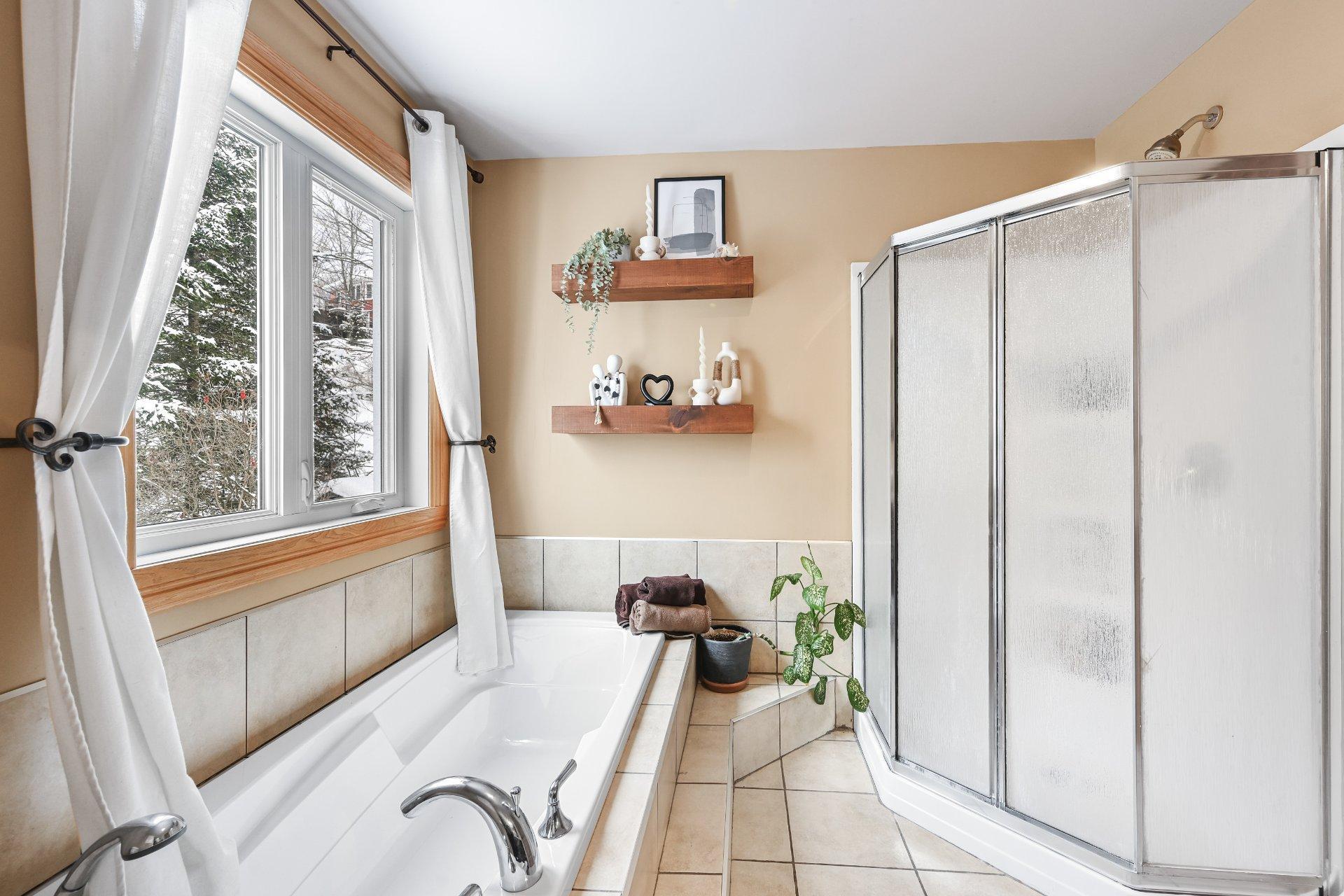 









975


Rg St-Henri

,
Saint-Armand,




QC
J0J1T0

