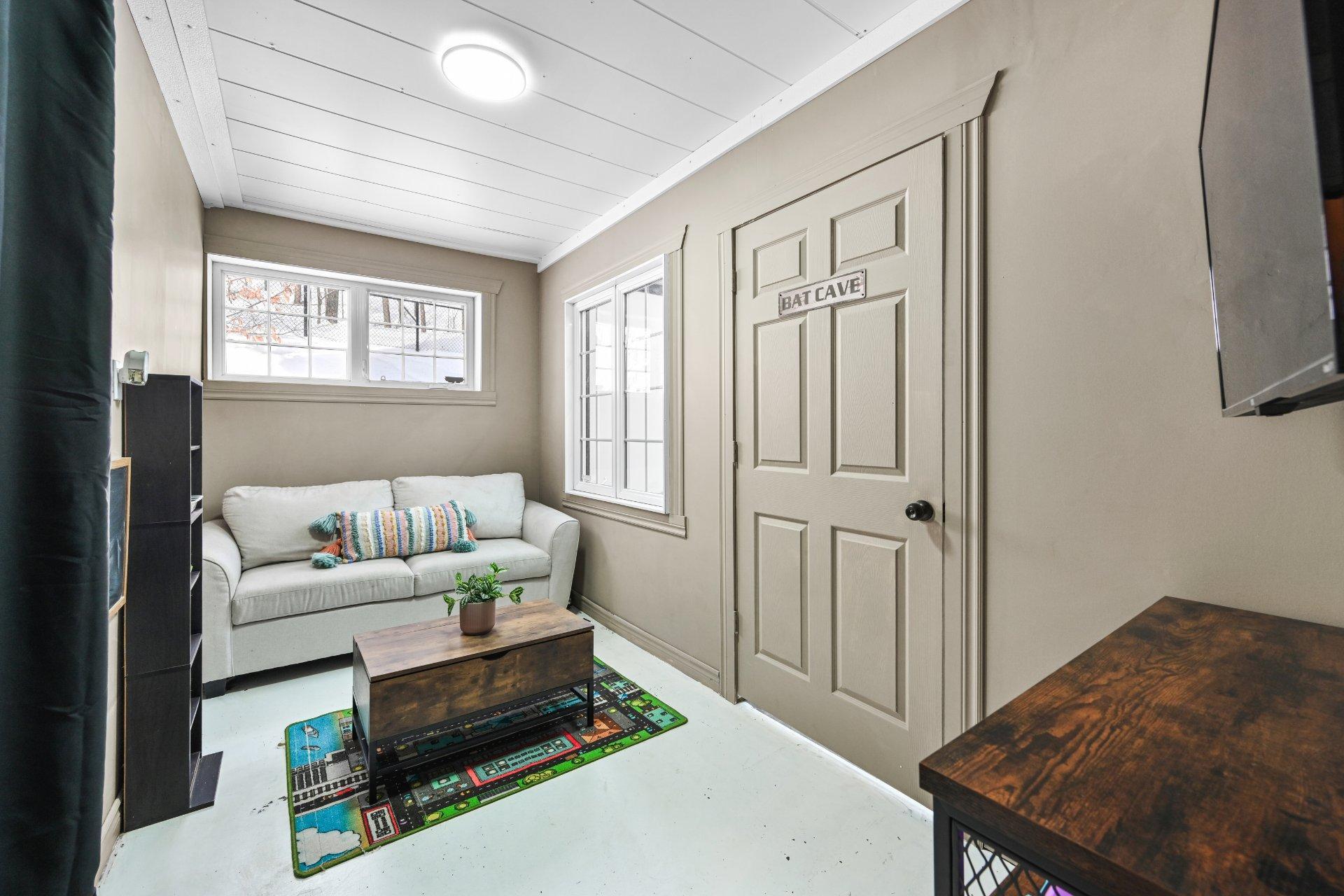 









975


Rg St-Henri

,
Saint-Armand,




QC
J0J1T0

