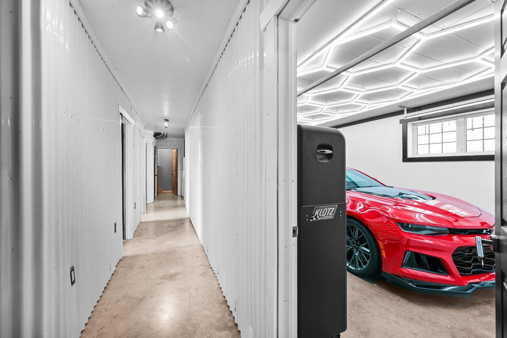 









975


Rg St-Henri

,
Saint-Armand,




QC
J0J1T0

