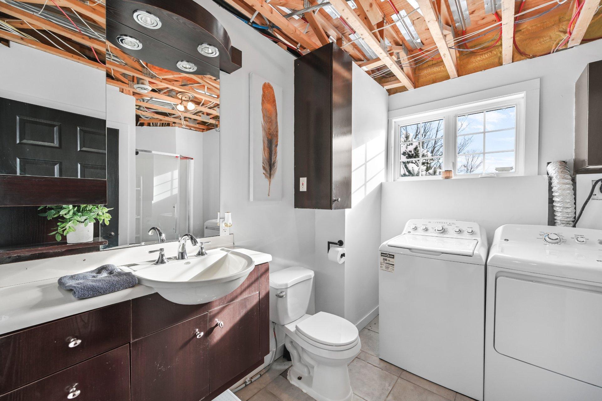 









975


Rg St-Henri

,
Saint-Armand,




QC
J0J1T0

