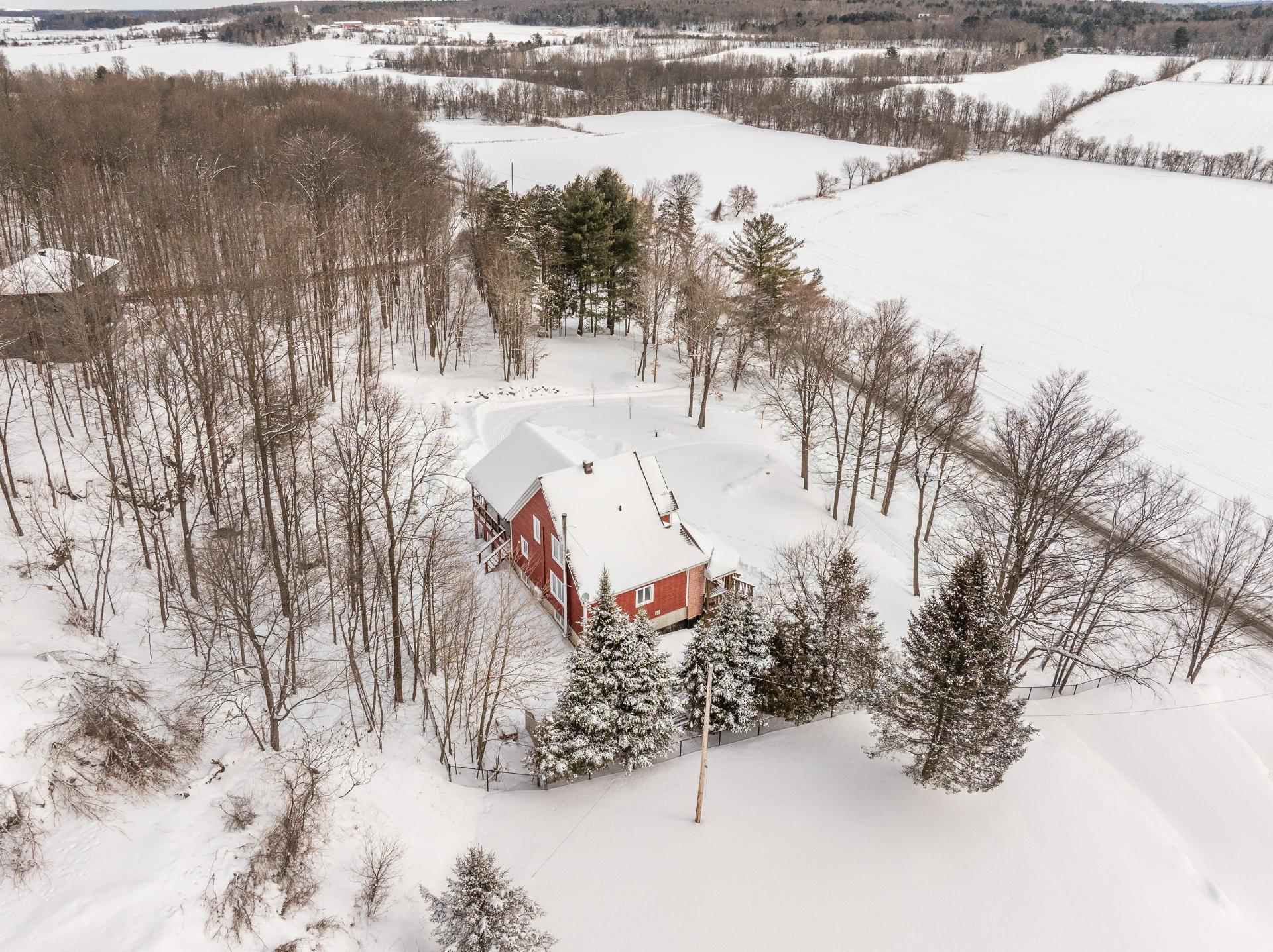 









975


Rg St-Henri

,
Saint-Armand,




QC
J0J1T0

