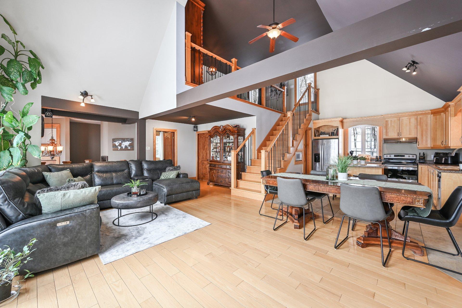 









975


Rg St-Henri

,
Saint-Armand,




QC
J0J1T0

