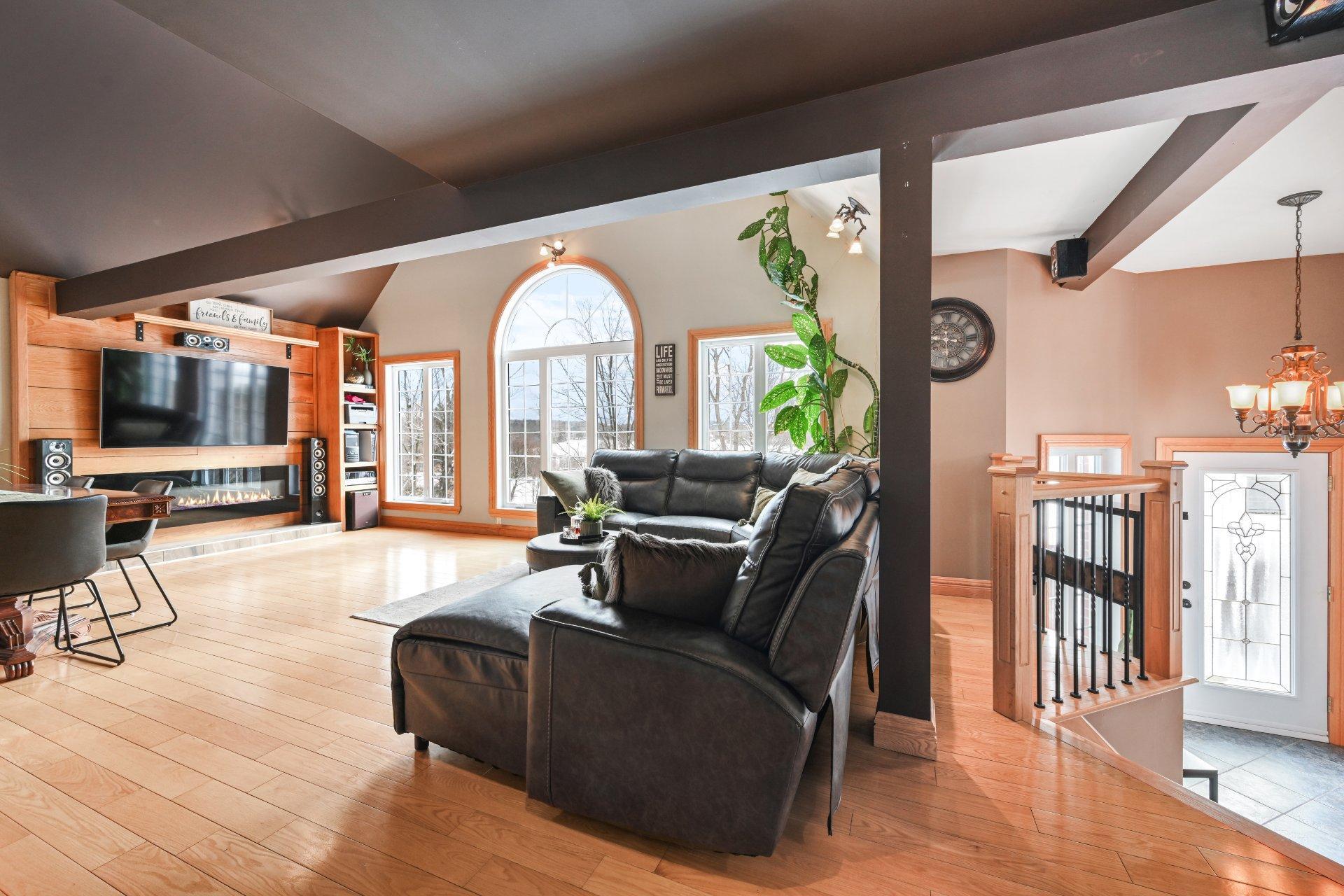 









975


Rg St-Henri

,
Saint-Armand,




QC
J0J1T0

