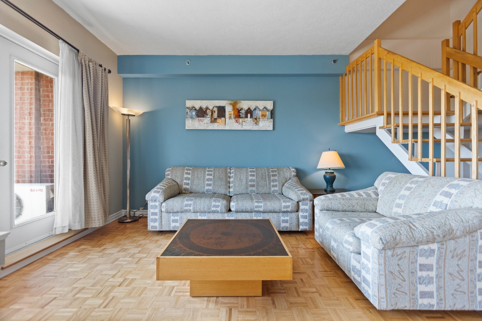 









18


Ch. du Bord-du-Lac-Lakeshore

, 717,
Pointe-Claire,




QC
H9S5X9

