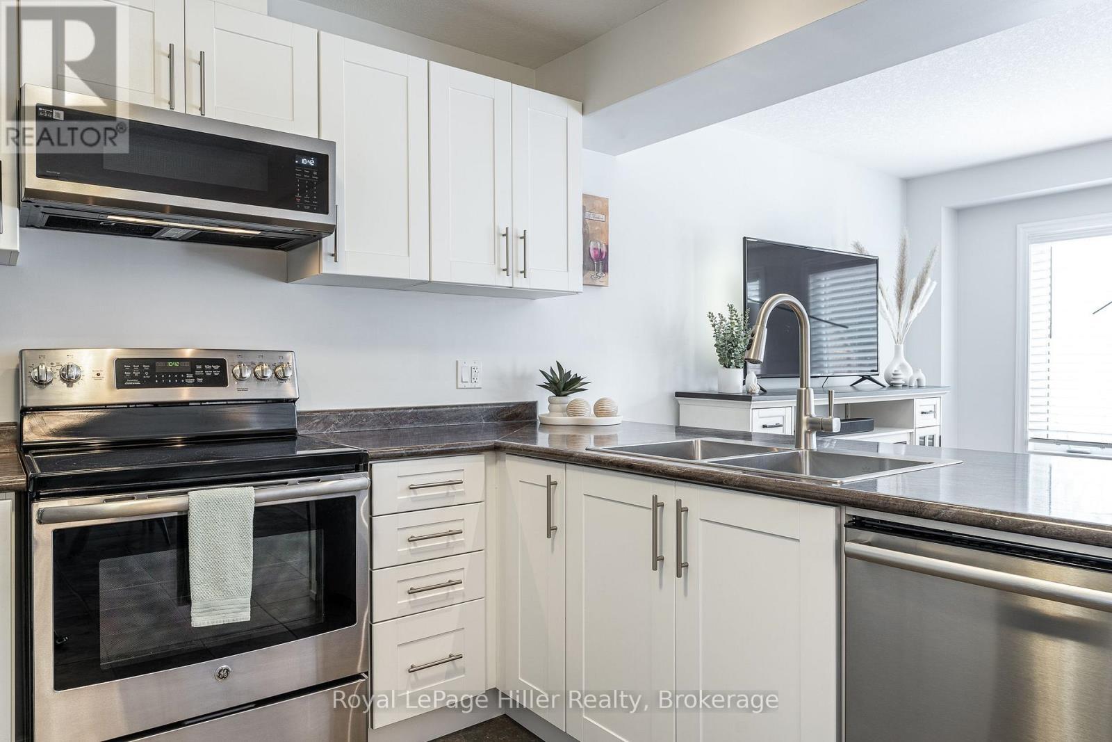 












25 - 55 HARRISON STREET

,
Stratford,




Ontario
N5A0C9

