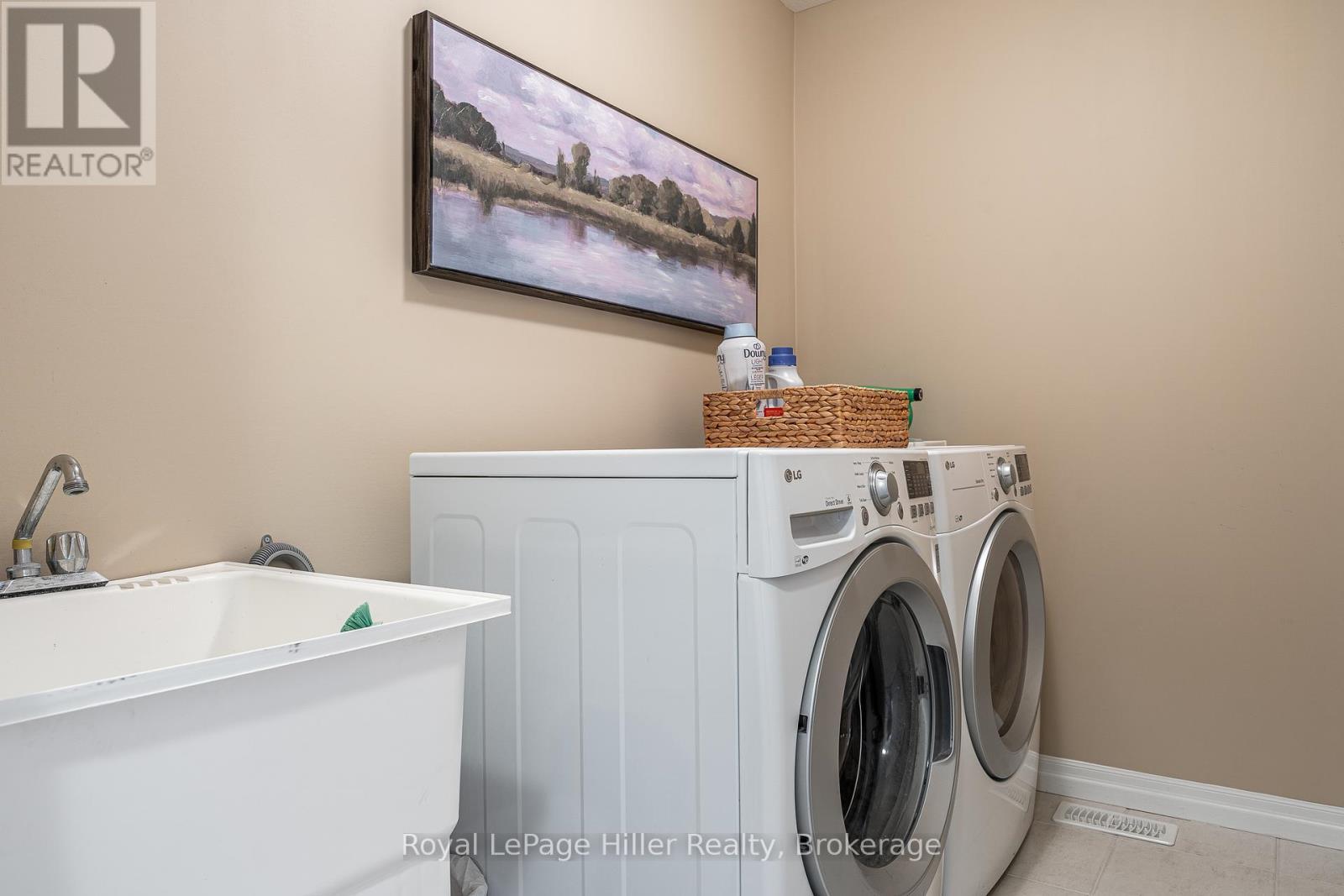 












25 - 55 HARRISON STREET

,
Stratford,




Ontario
N5A0C9

