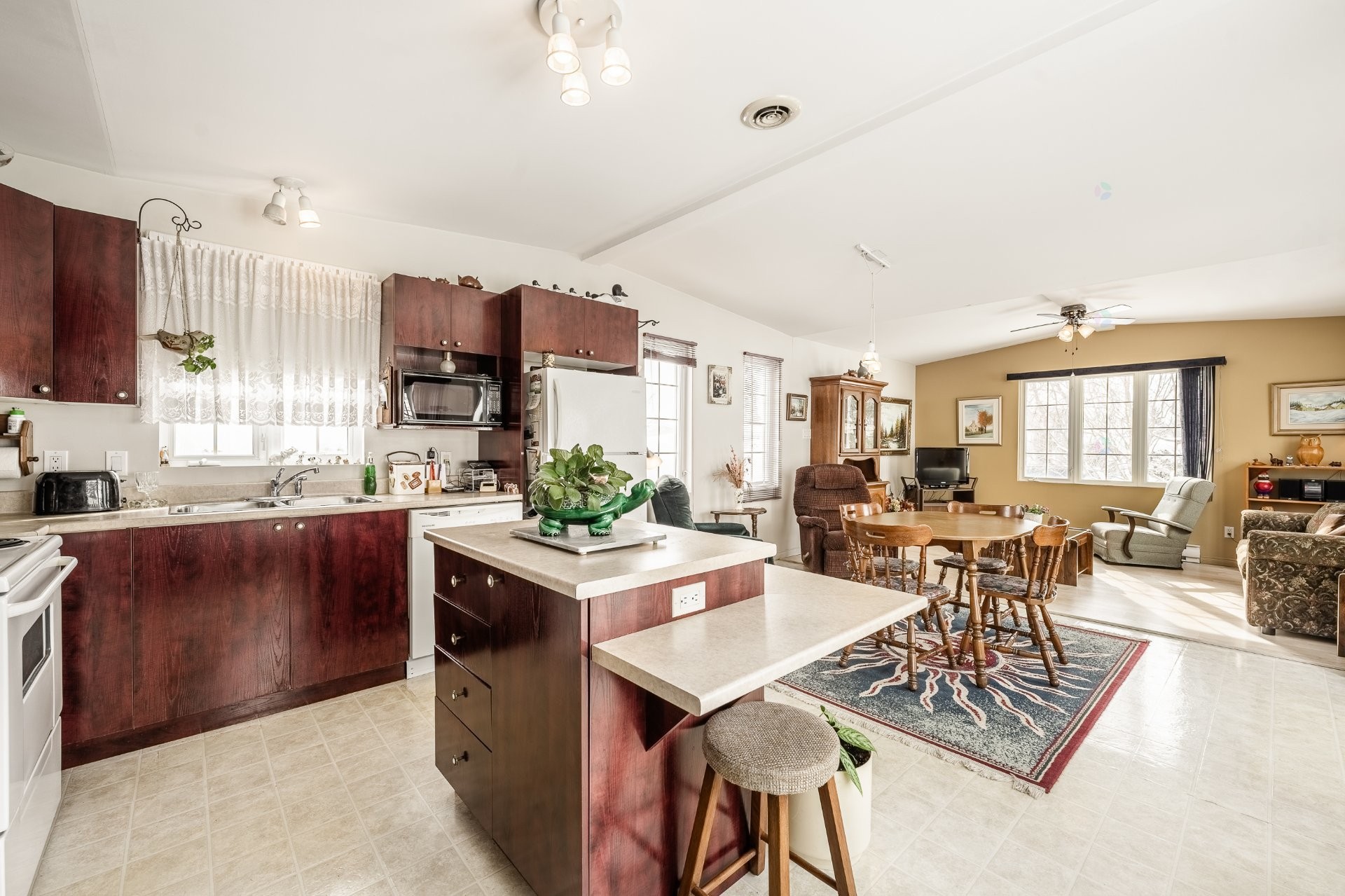 









67


Rue de la Calèche

,
Saint-Basile-le-Grand,




QC
J3N1P2

