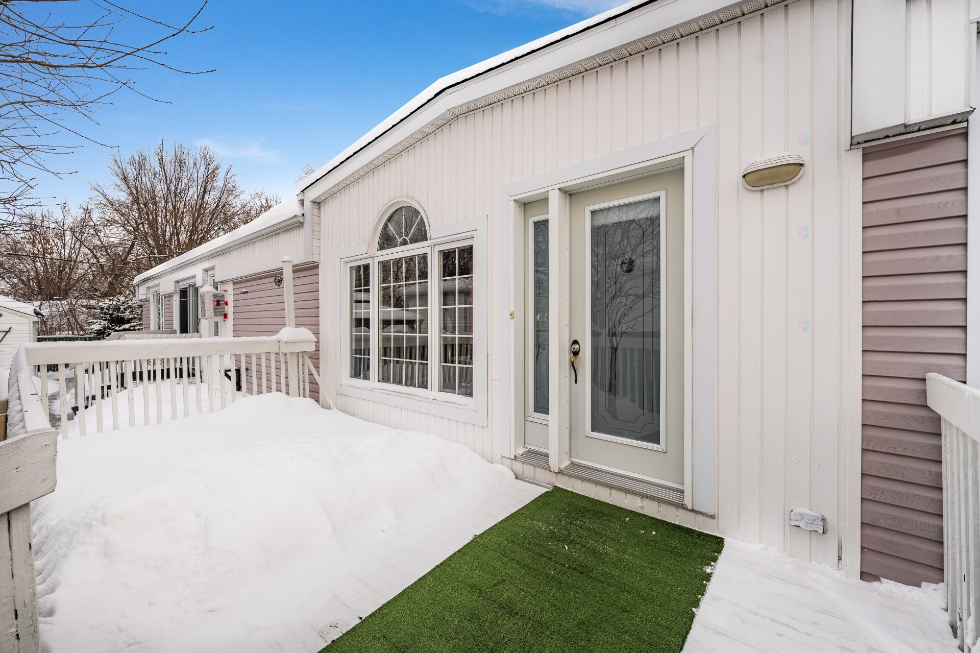 









67


Rue de la Calèche

,
Saint-Basile-le-Grand,




QC
J3N1P2

