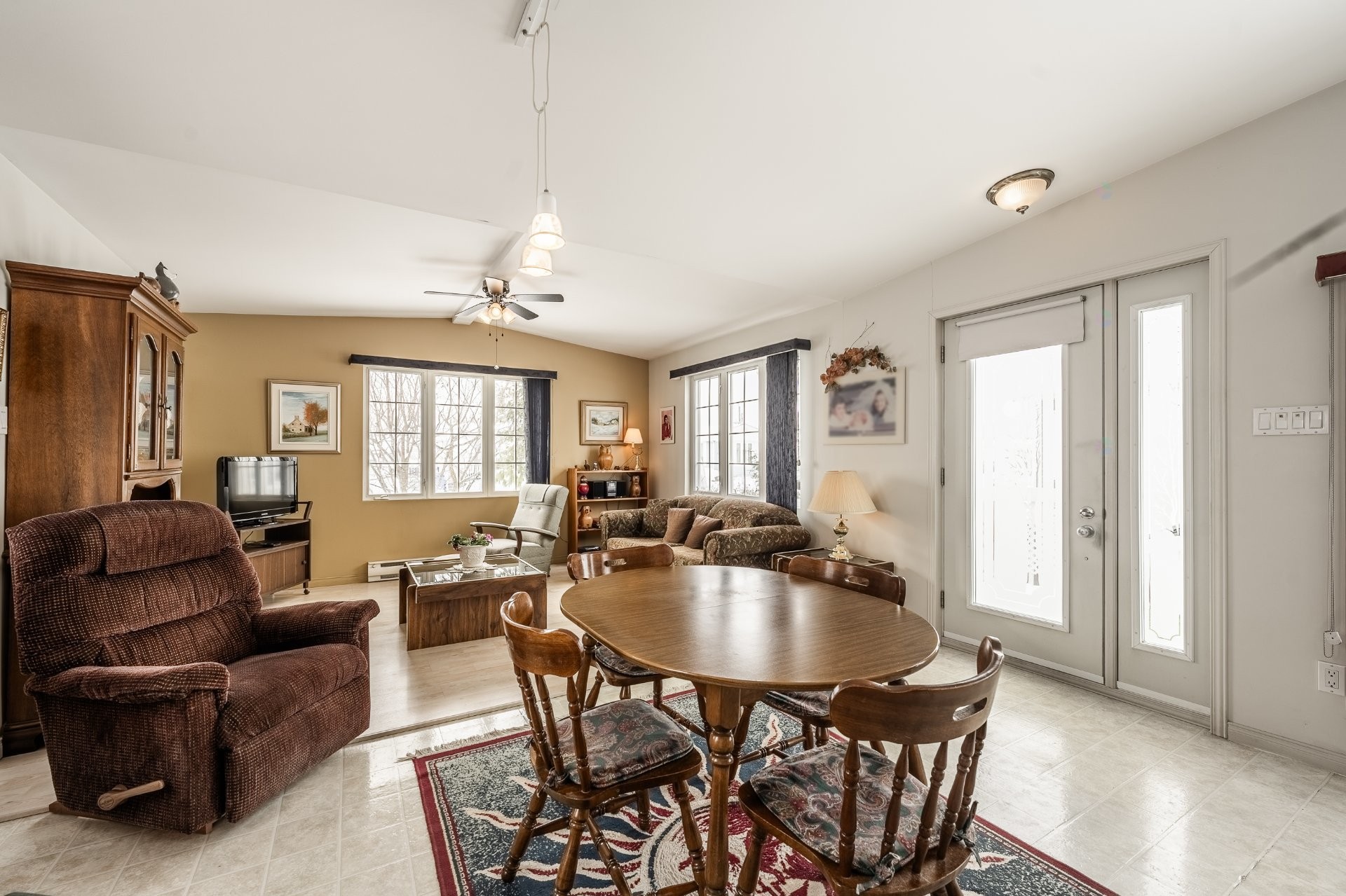 









67


Rue de la Calèche

,
Saint-Basile-le-Grand,




QC
J3N1P2

