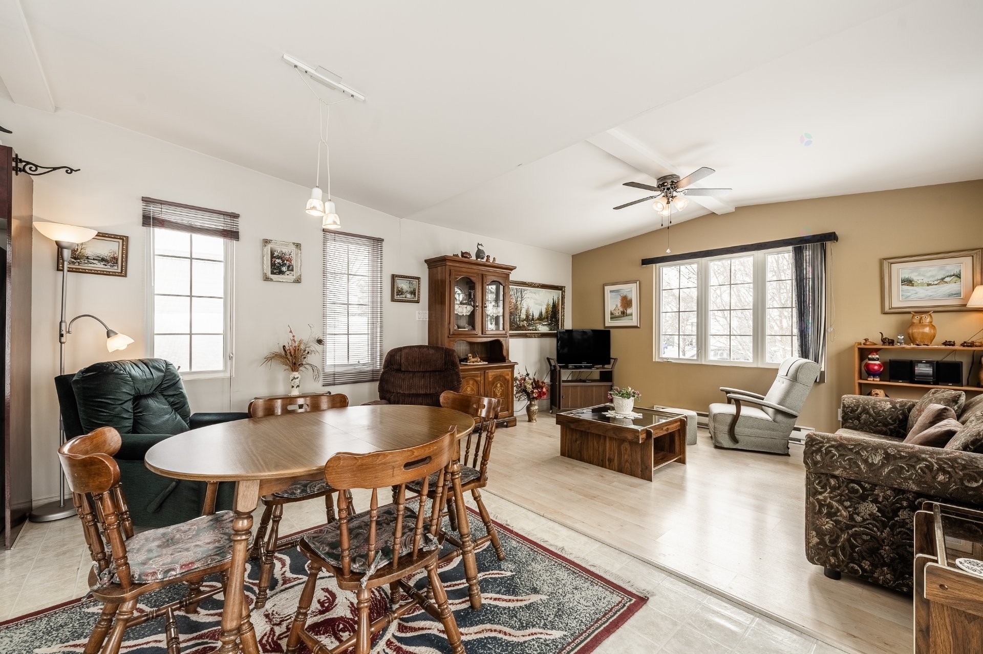 









67


Rue de la Calèche

,
Saint-Basile-le-Grand,




QC
J3N1P2

