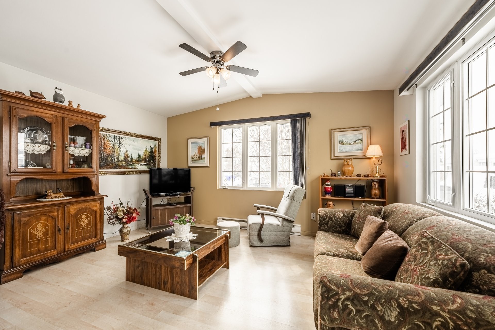 









67


Rue de la Calèche

,
Saint-Basile-le-Grand,




QC
J3N1P2

