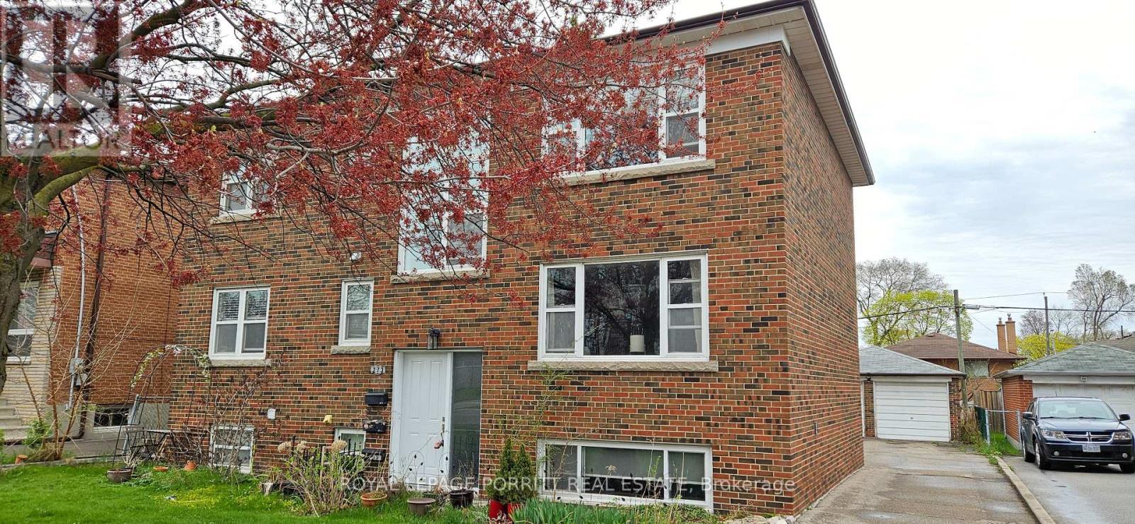 












LOWER - 273 BETA STREET

,
Toronto,




Ontario
M8W4H9

