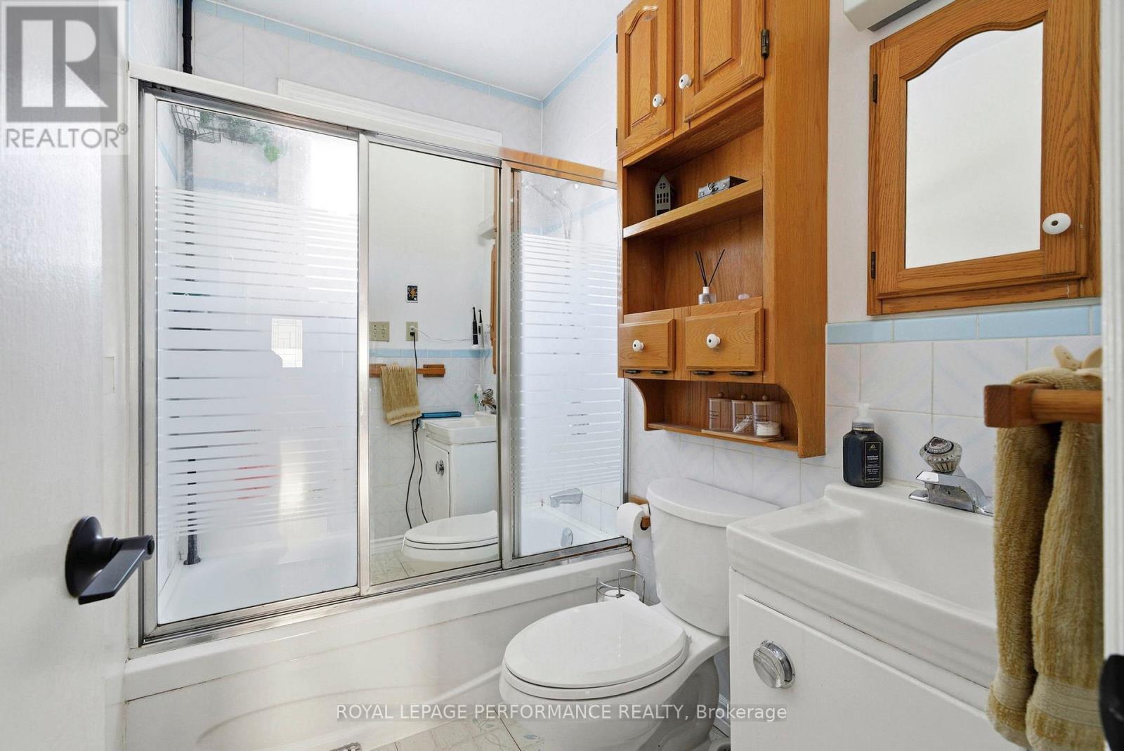 












253 SUNNYSIDE AVENUE

,
Cornwall,




Ontario
K6H3E5

