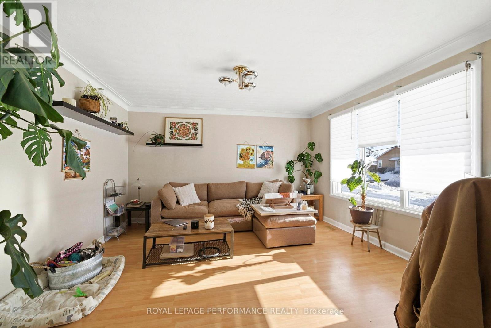 












253 SUNNYSIDE AVENUE

,
Cornwall,




Ontario
K6H3E5

