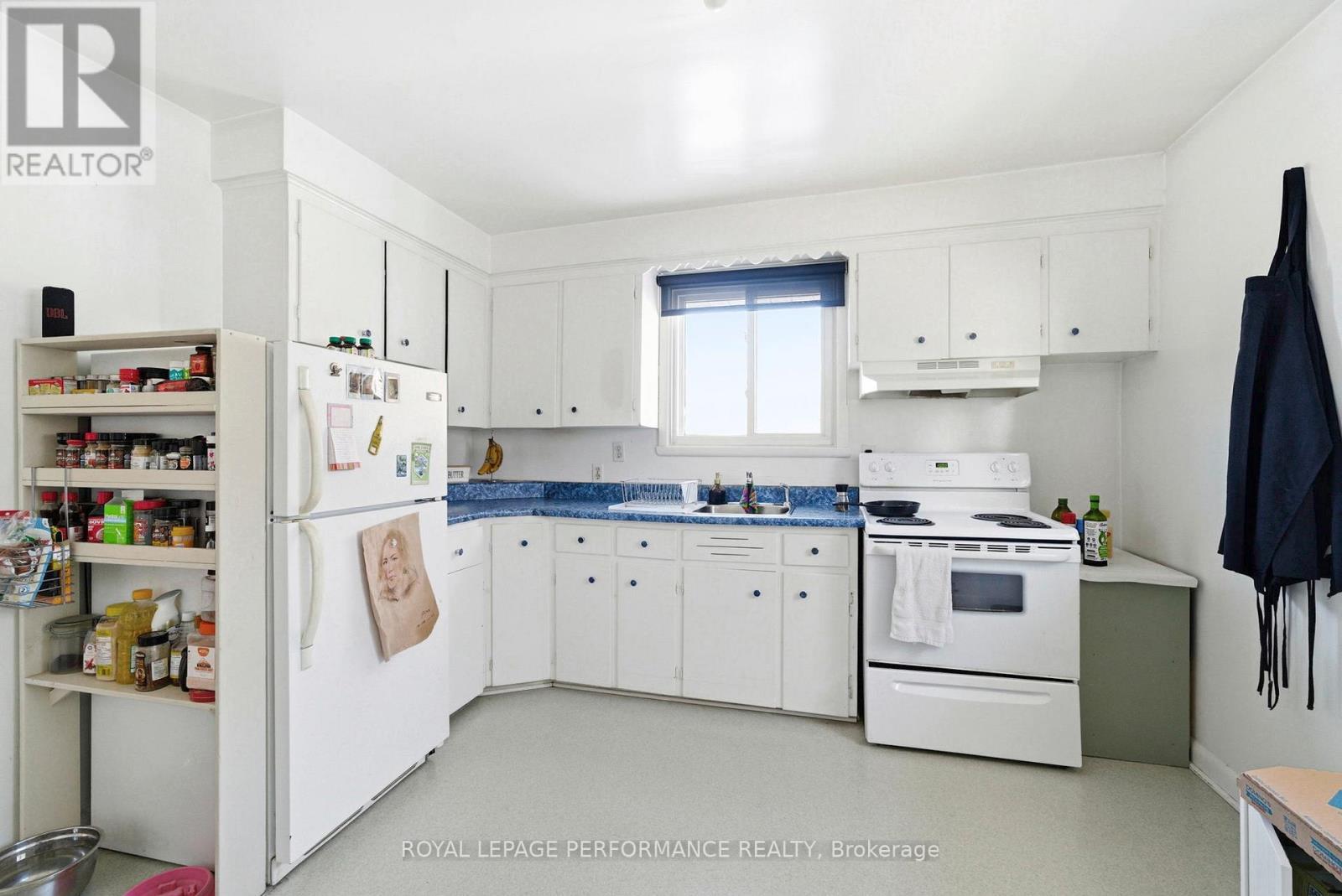 












253 SUNNYSIDE AVENUE

,
Cornwall,




Ontario
K6H3E5

