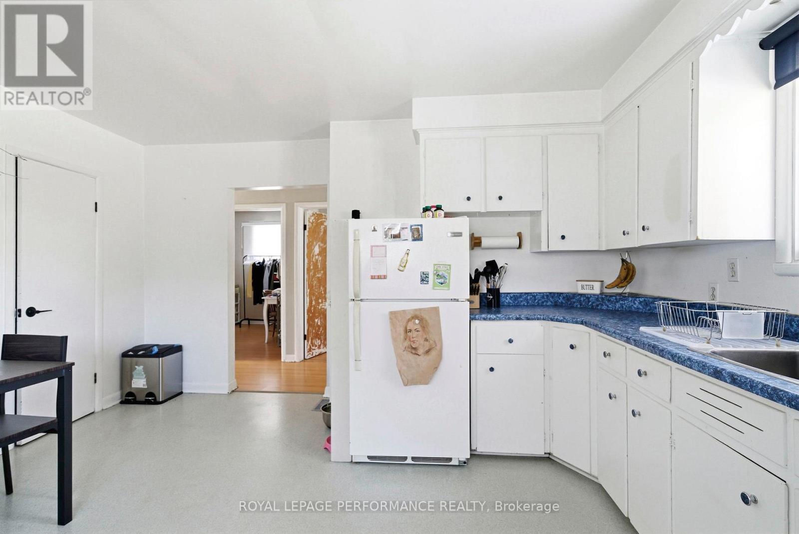 












253 SUNNYSIDE AVENUE

,
Cornwall,




Ontario
K6H3E5

