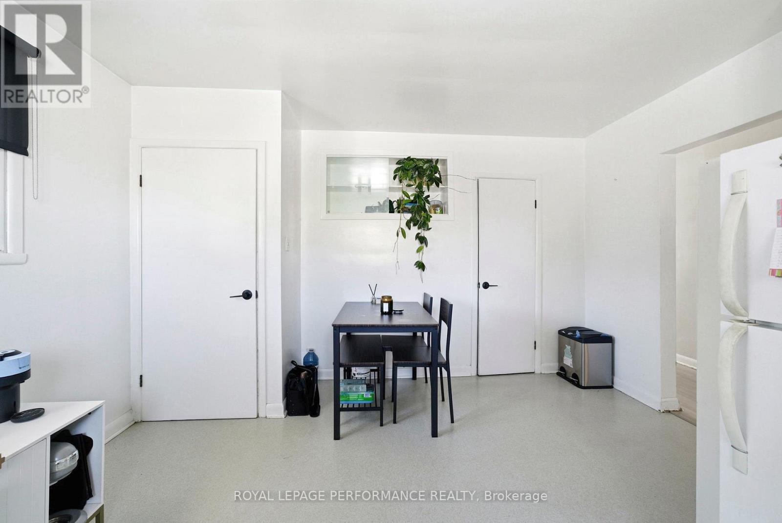 












253 SUNNYSIDE AVENUE

,
Cornwall,




Ontario
K6H3E5

