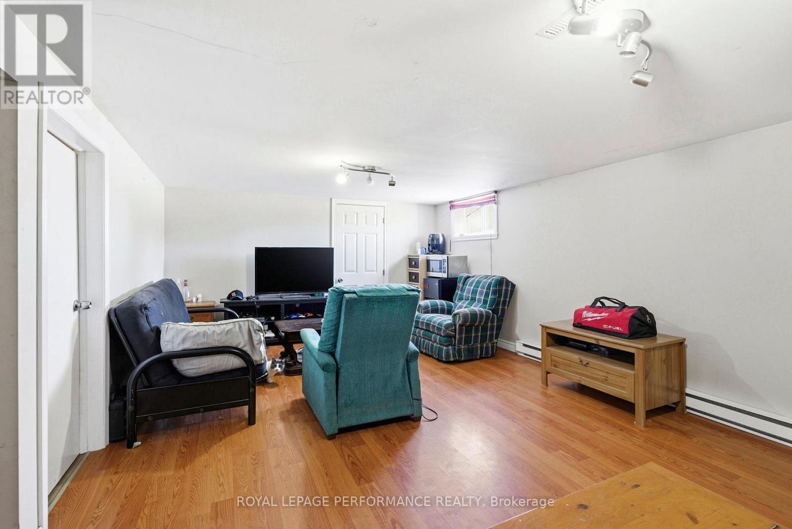 












253 SUNNYSIDE AVENUE

,
Cornwall,




Ontario
K6H3E5

