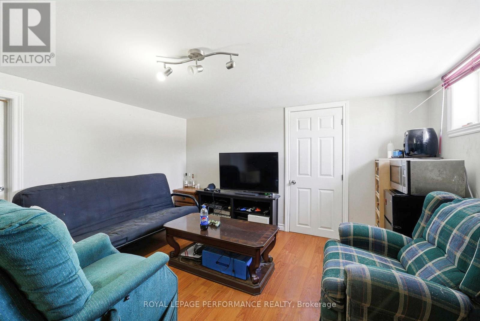 












253 SUNNYSIDE AVENUE

,
Cornwall,




Ontario
K6H3E5

