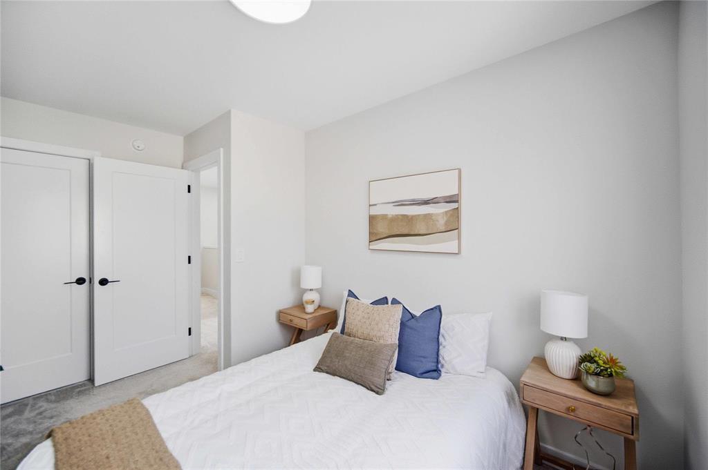 












.5 223 Royal Avenue

,
Winnipeg,




Manitoba
R2V1H6

