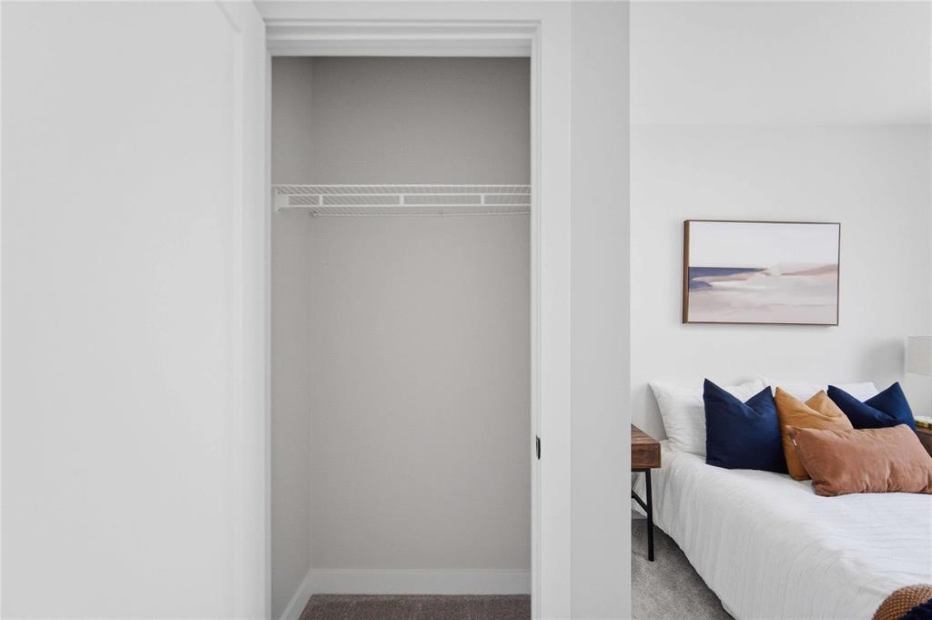 












.5 223 Royal Avenue

,
Winnipeg,




Manitoba
R2V1H6

