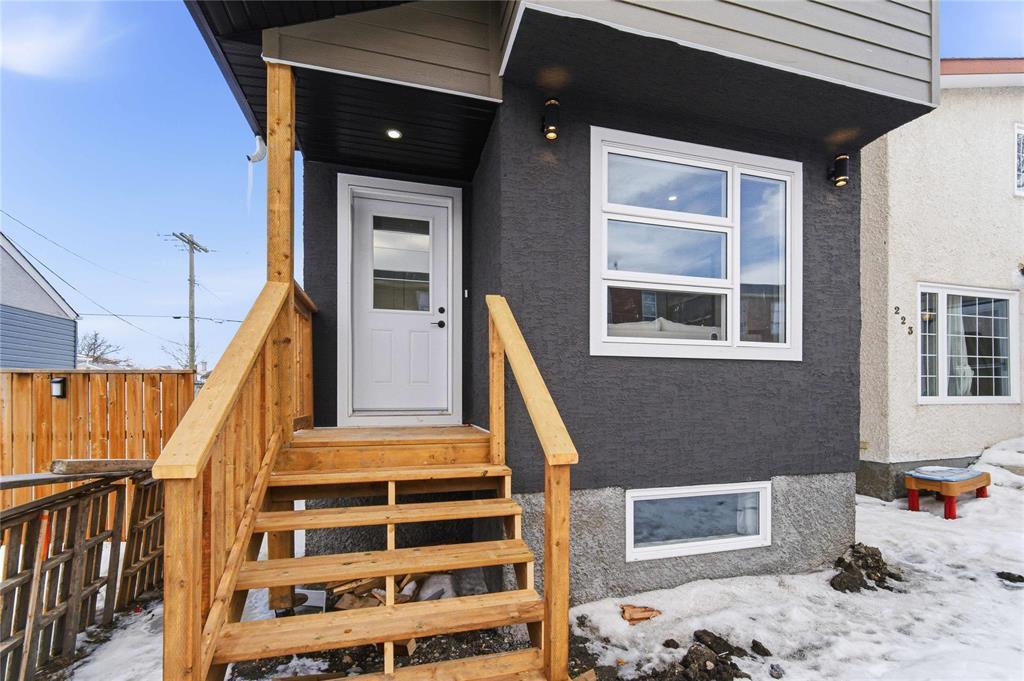 












.5 223 Royal Avenue

,
Winnipeg,




Manitoba
R2V1H6

