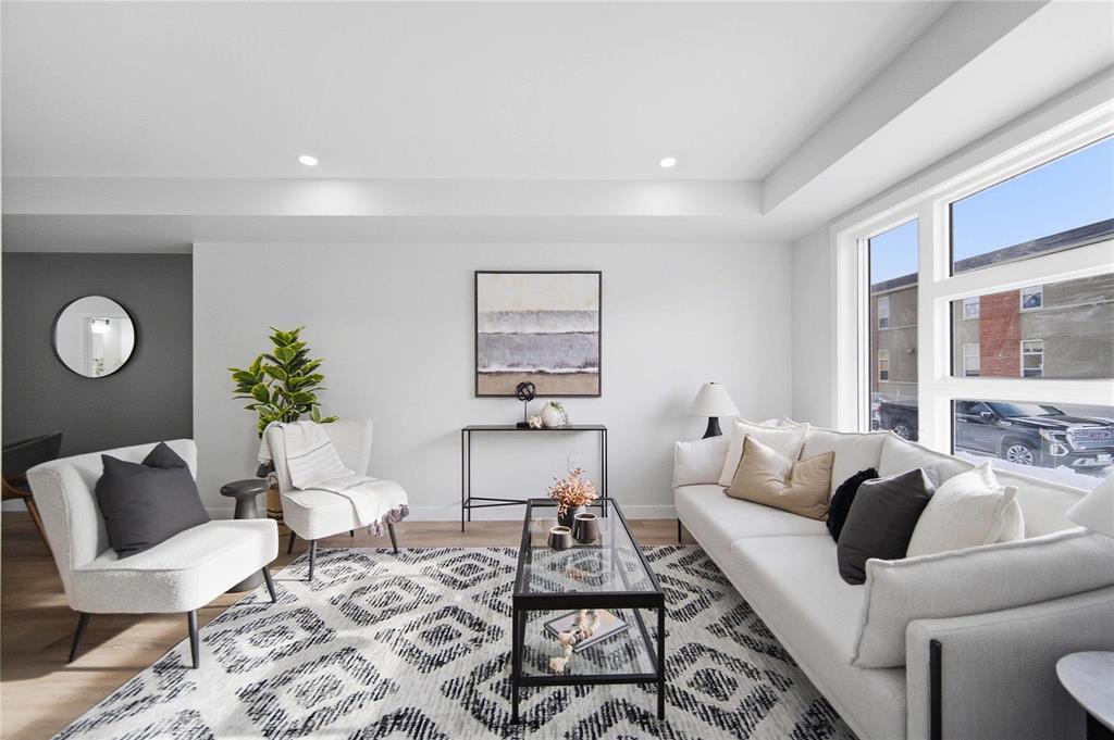 












.5 223 Royal Avenue

,
Winnipeg,




Manitoba
R2V1H6

