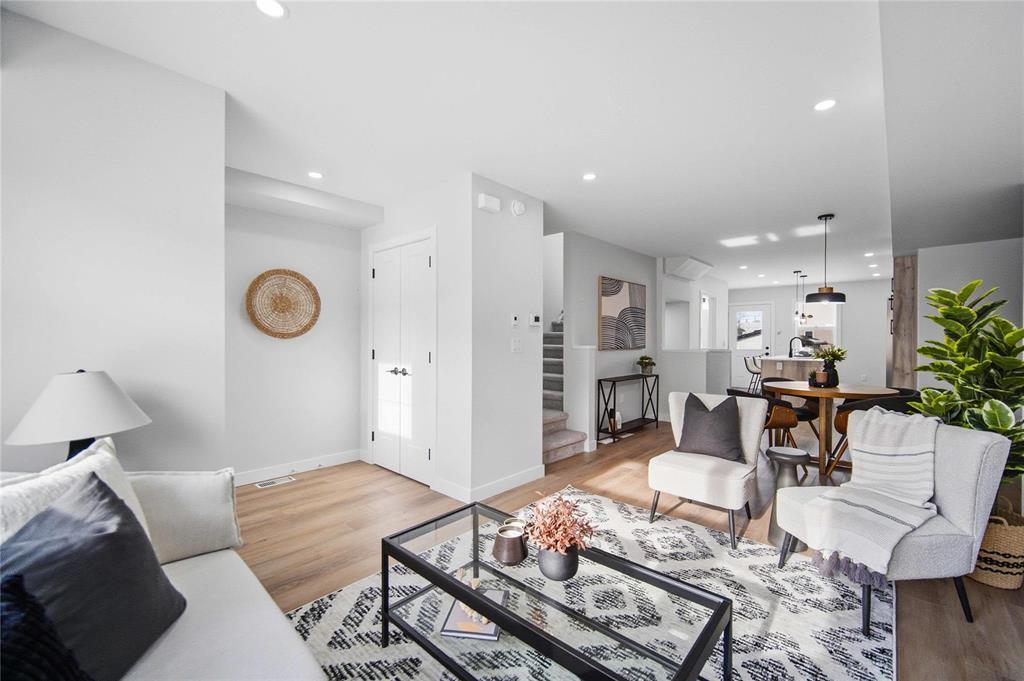 












.5 223 Royal Avenue

,
Winnipeg,




Manitoba
R2V1H6

