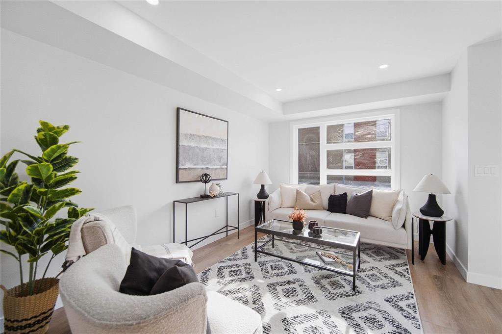 












.5 223 Royal Avenue

,
Winnipeg,




Manitoba
R2V1H6

