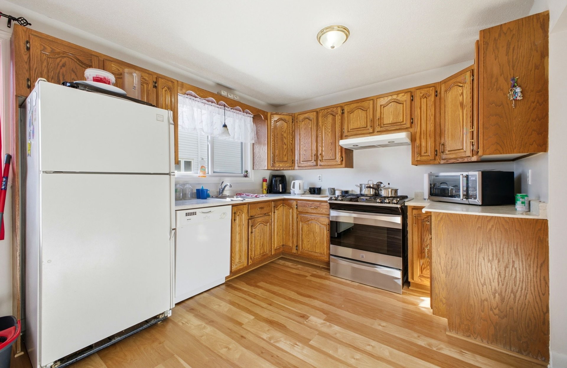 









194


Rue Archambault

,
Gatineau (Hull),




QC
J8Y5E2

