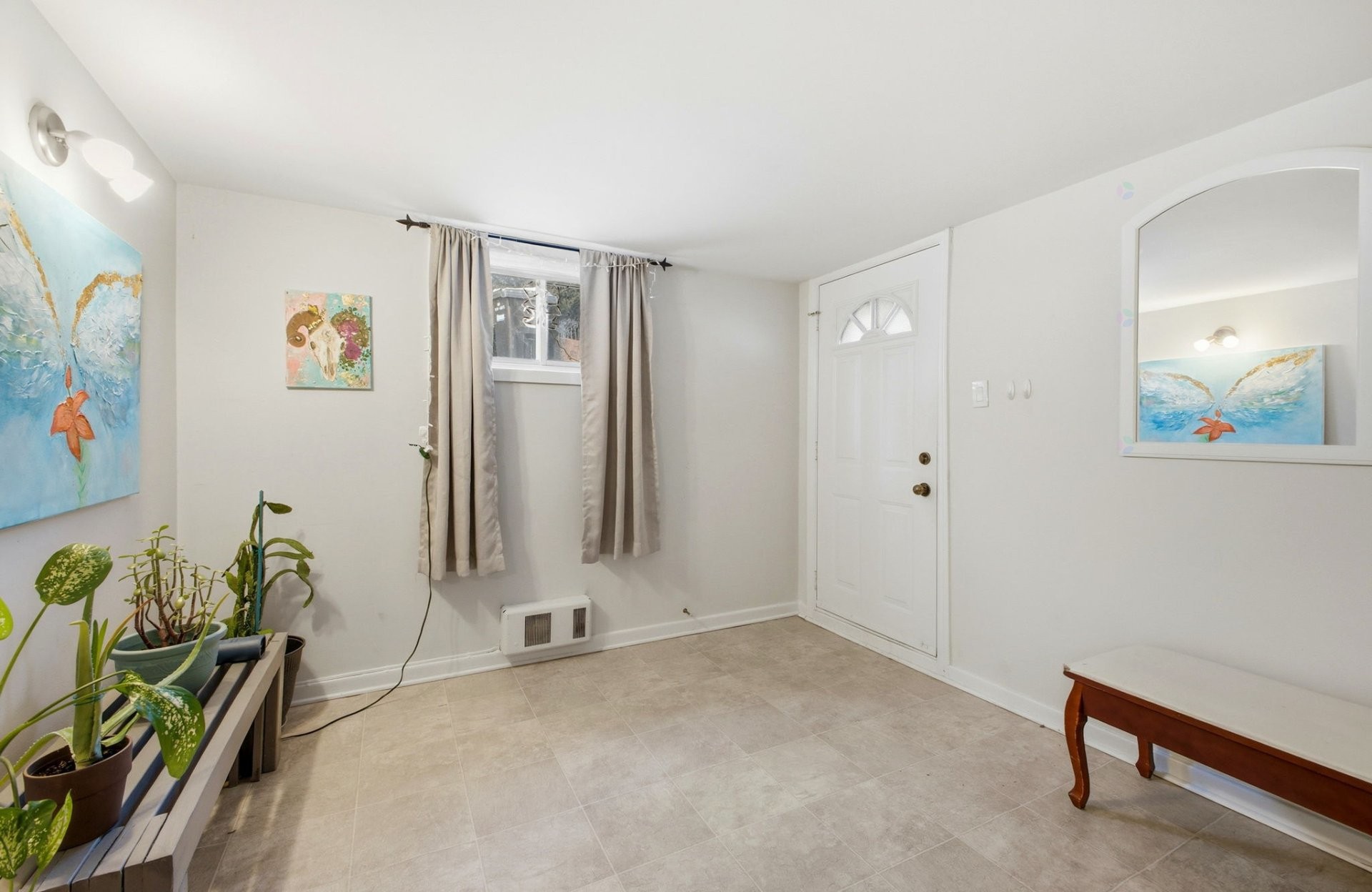 









194


Rue Archambault

,
Gatineau (Hull),




QC
J8Y5E2

