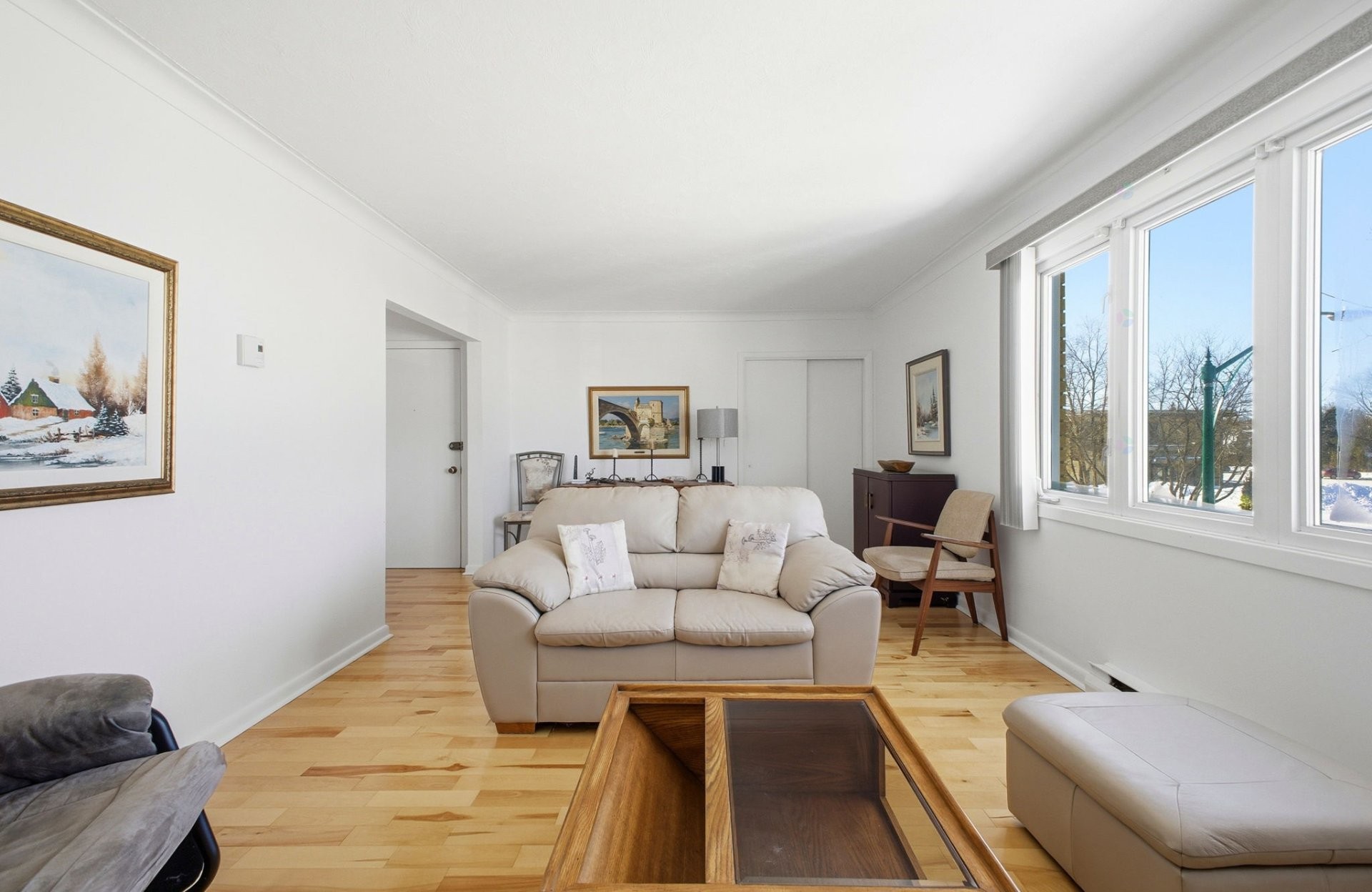 









194


Rue Archambault

,
Gatineau (Hull),




QC
J8Y5E2

