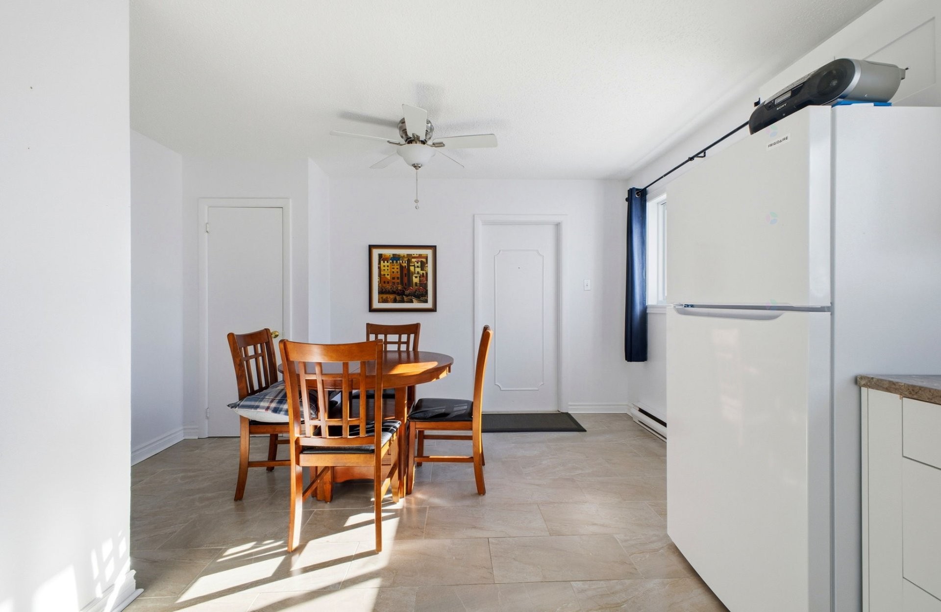 









194


Rue Archambault

,
Gatineau (Hull),




QC
J8Y5E2

