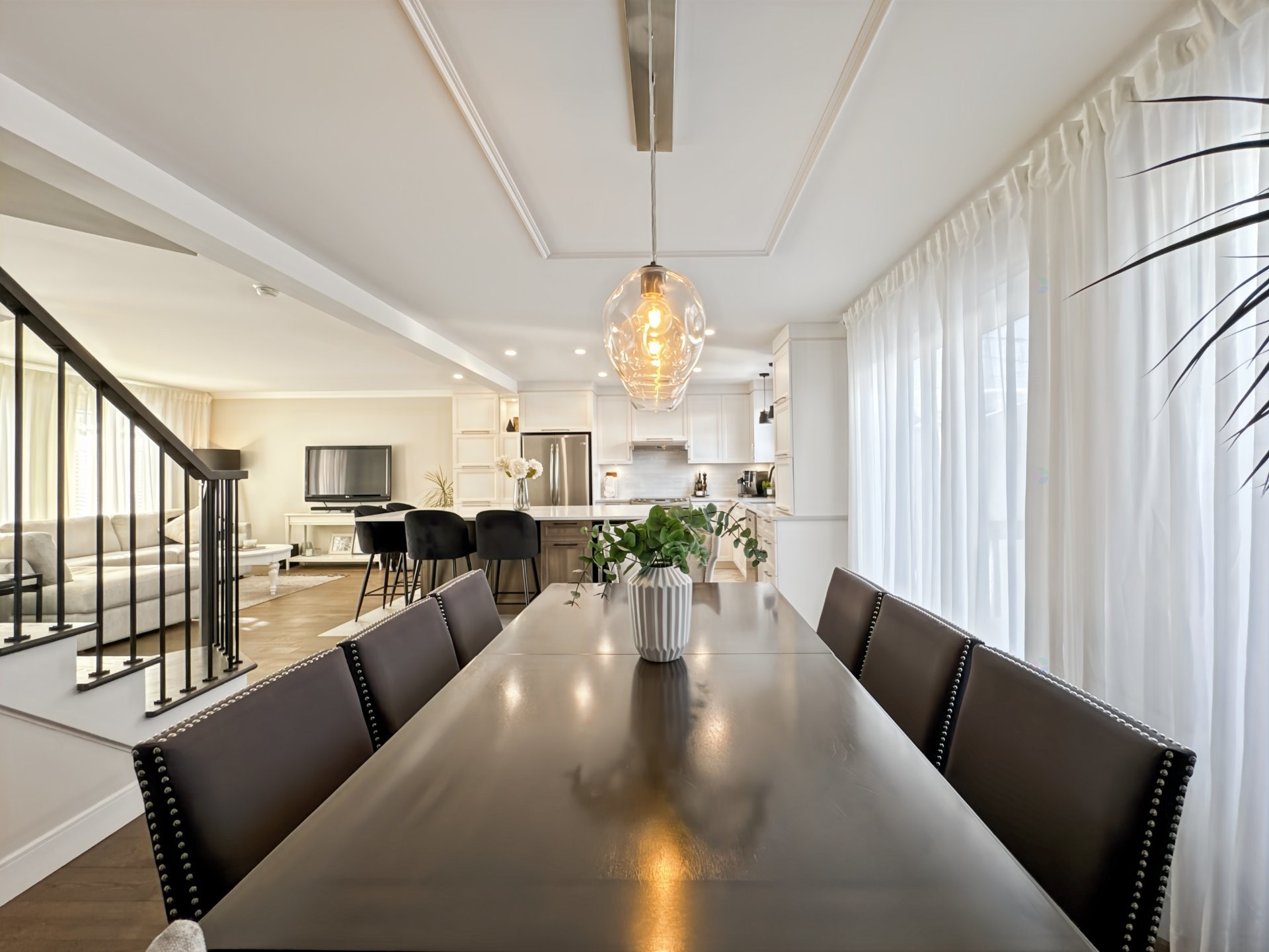 









1978


Rue Émile-Nelligan

,
Varennes,




QC
J3X1X1

